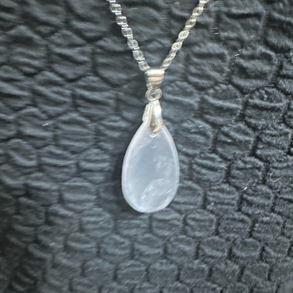 Set of Rose Quartz Teardrop Pendant Necklace and Rose Quartz Ring - Picture 15 of 16